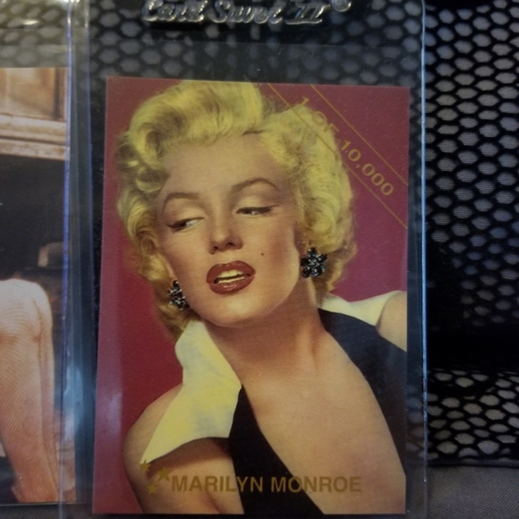 Marilyn Monroe collector cards - Picture 2 of 9
